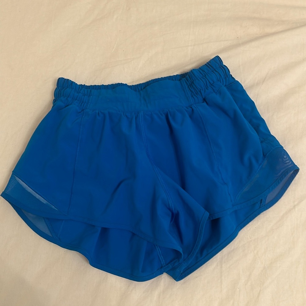 Poolside Lululemon shorts, size 4 2.5 inseam